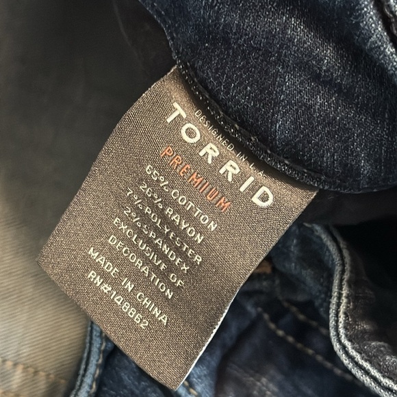 Torrid Blue Relaxed skinny premium Jeans with Natural Fading 26 short - Picture 6 of 8